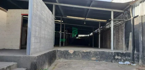 Galpão/Depósito/Armazém para alugar, 380m² no São João Batista, Santa Luzia
