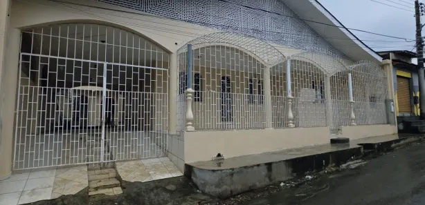 Casa com 4 Quartos à venda, 300m² no Alvorada, Manaus