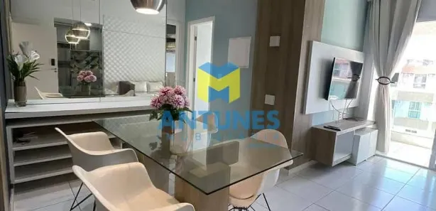 Apartamento com 2 Quartos para alugar, 65m² no Muro Alto, 