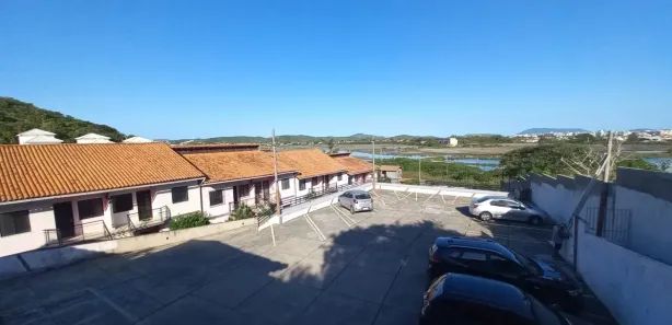 Casa de Condomínio com 2 Quartos para alugar, 50m² no Peró, Cabo Frio