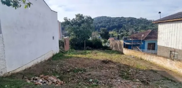 Lote/Terreno à venda, 330m² no Cruzeiro, Caxias do Sul