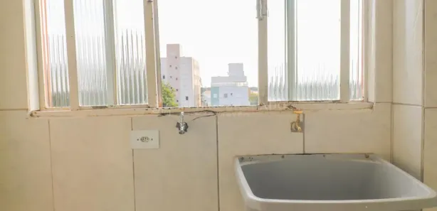 Kitnet com 1 Quarto para alugar, 38m² no Zona 07, Maringá
