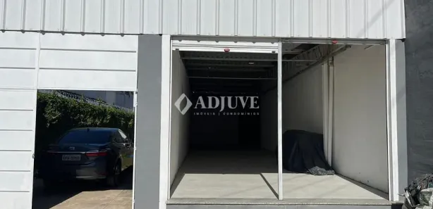 Ponto Comercial para venda ou aluguel, 692m² no Quissama, Petrópolis