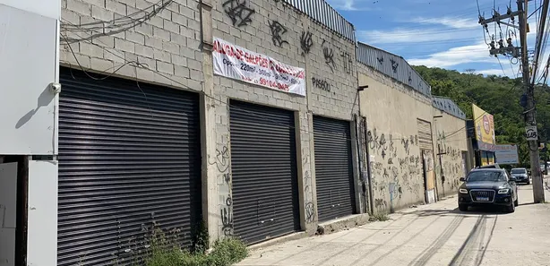 Ponto Comercial para alugar, 240m² no Praça Seca, Rio de Janeiro