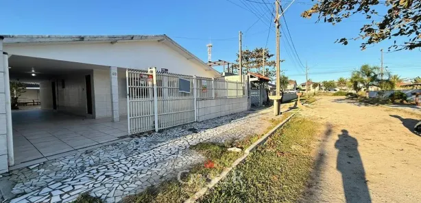 Casa com 3 Quartos à venda, 330m² no Solimar, Matinhos