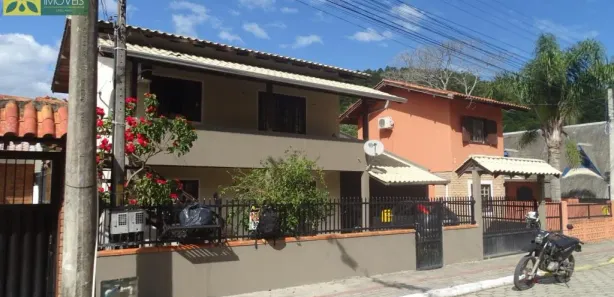 Casas à venda em Bombinhas, SC - Viva Real