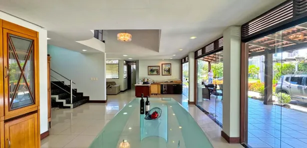 Casa de Condomínio com 4 Quartos à venda, 340m² no Candelária, Natal