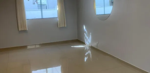 Sobrado com 4 Quartos para alugar, 270m² no Jardins Valência, Goiânia