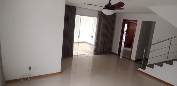 Casa de Condomínio com 4 Quartos para alugar, 150m² no Buraquinho, Lauro de Freitas