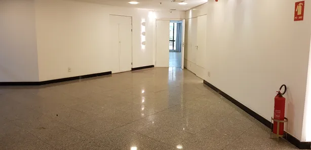 Sala Comercial para alugar, 891m² no Asa Norte, Brasília
