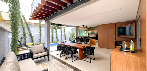 Casa com 4 Quartos à venda, 383m² no Jardins Valência, Goiânia