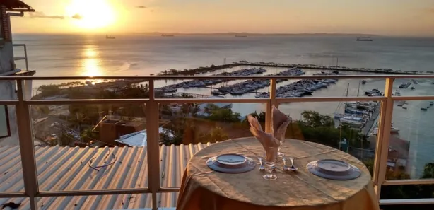 Casa com 7 Quartos à venda, 500m² no Dois de Julho, Salvador