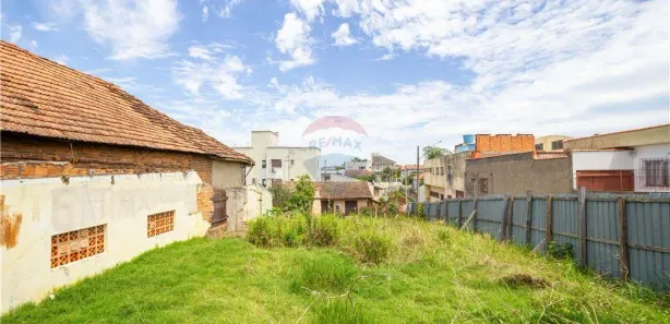 Lote/Terreno à venda, 300m² no Vila Parque Brasília, Cachoeirinha