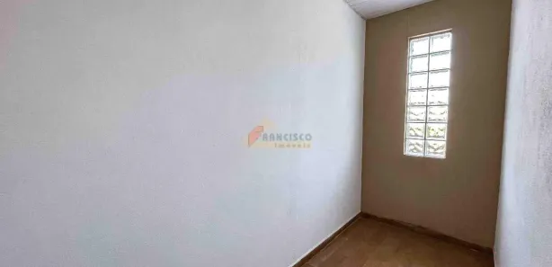 Casa com 3 Quartos para alugar, 95m² no São José, Divinópolis
