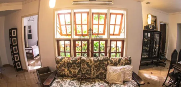 Sobrado com 8 Quartos para alugar, 677m² no Vila São João, Caçapava