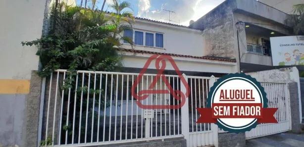 Casa com 4 Quartos para alugar, 306m² no Centro, Nova Iguaçu