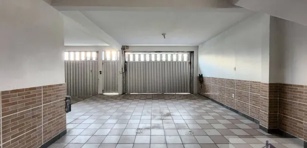 Casa com 3 Quartos à venda, 342m² no Compensa, Manaus