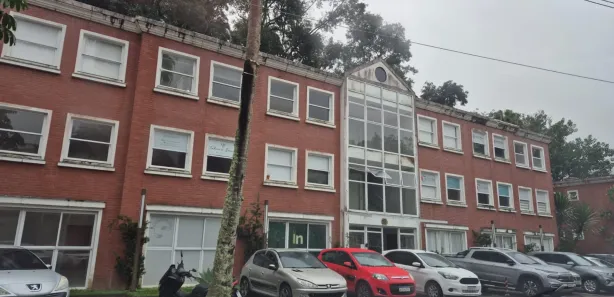 Ponto Comercial para alugar, 32m² no Quarteirão Brasileiro, Petrópolis