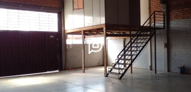 Galpão/Depósito/Armazém para alugar, 330m² no Esplanada, Caxias do Sul