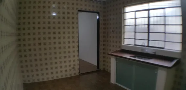 Casa com 2 Quartos para alugar, 80m² no Vila Martins, Carapicuíba