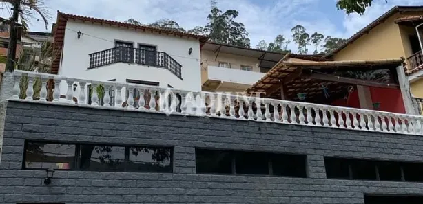 Casa com 4 Quartos para venda ou aluguel, 216m² no Cascatinha, Petrópolis