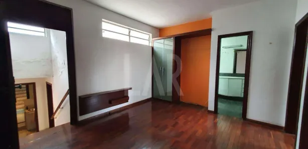 Casa com 5 Quartos para alugar, 270m² no São Pedro, Belo Horizonte