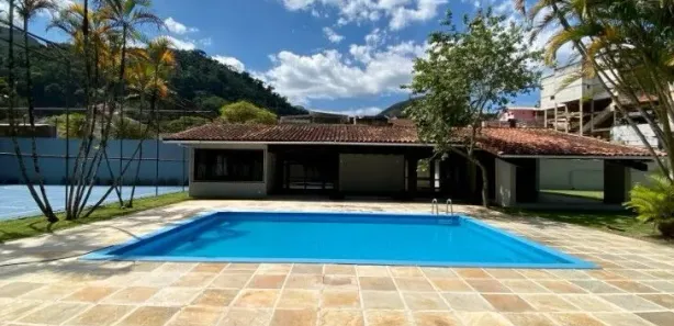 Casa com 4 Quartos para alugar, 240m² no Morin, Petrópolis