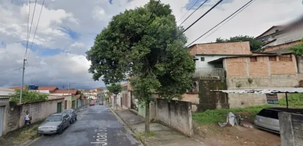 Lote/Terreno à venda, 400m² no Brasil Industrial (Barreiro), Belo Horizonte