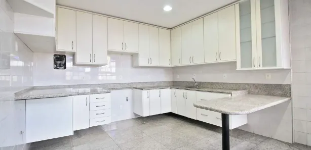 Casa com 6 Quartos para alugar, 500m² no Santo Antônio, Belo Horizonte