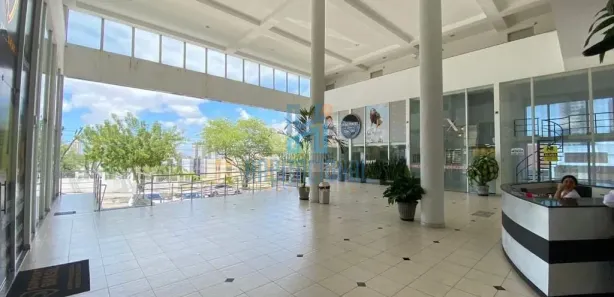 Ponto Comercial para alugar, 45m² no Candelária, Natal