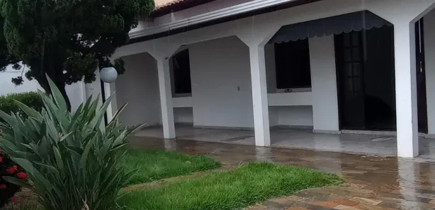 Casa com 4 Quartos para alugar, 250m² no Ingá, Betim