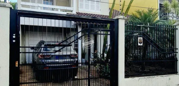 Sobrado com 3 Quartos à venda, 260m² no Vila Márcia, Cachoeirinha