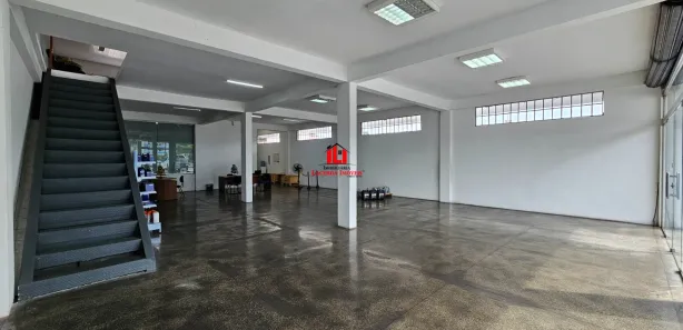 Prédio Comercial para alugar, 600m² no Chapada, Manaus