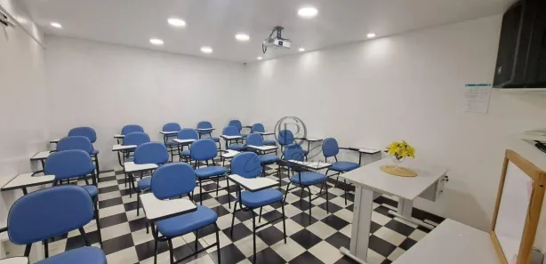 Sala Comercial para alugar, 284m² no São Bento, Cabo Frio