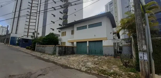Casa com 4 Quartos para venda ou aluguel, 471m² no Jardim Apipema, Salvador