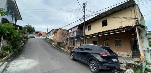 Casa com 6 Quartos à venda, 263m² no Adrianópolis, Manaus