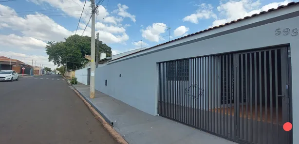 Casa com 3 Quartos à venda, 126m² no Vila Yamada, Araraquara