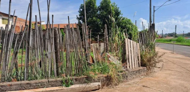 Lote/Terreno à venda, 256m² no Dois Córregos, Dois Córregos