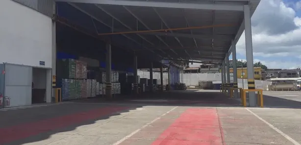 Galpão/Depósito/Armazém para venda ou aluguel, 2700m² no Coutos, Salvador