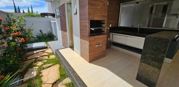 Casa de Condomínio com 3 Quartos à venda, 210m² no Jardins Valência, Goiânia