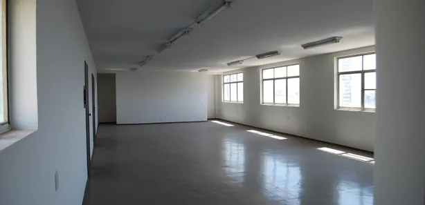 Sala Comercial para alugar, 128m² no Santa Efigênia, Belo Horizonte