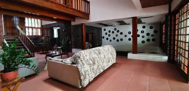 Casa com 4 Quartos para alugar, 489m² no Jardim Apipema, Salvador