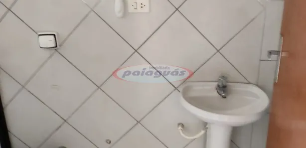 Kitnet com 1 Quarto para alugar, 20m² no Zona 07, Maringá