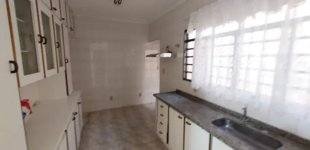 Casa com 4 Quartos à venda, 140m² no Vila Yamada, Araraquara