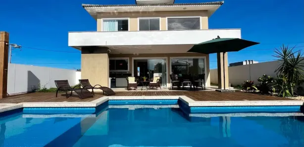 Casa de Condomínio com 3 Quartos para alugar, 180m² no Ogiva, Cabo Frio