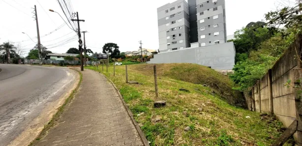 Lote/Terreno à venda, 428m² no Cruzeiro, Caxias do Sul