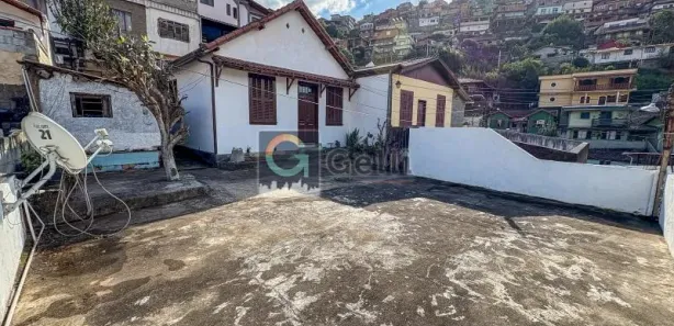 Casa com 2 Quartos para alugar, 120m² no Cascatinha, Petrópolis