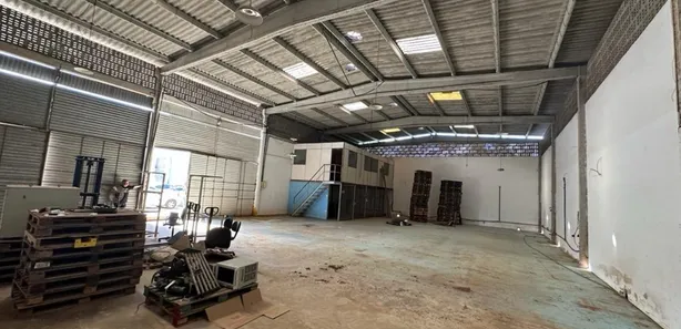 Galpão/Depósito/Armazém à venda, 400m² no Recreio Ipitanga, Lauro de Freitas