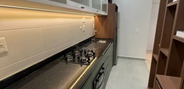 Apartamento com 3 Quartos para alugar, 85m² no Zona 08, Maringá