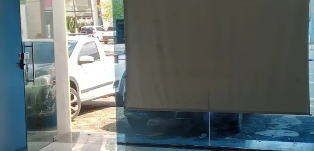 Ponto Comercial para alugar, 80m² no Candelária, Natal